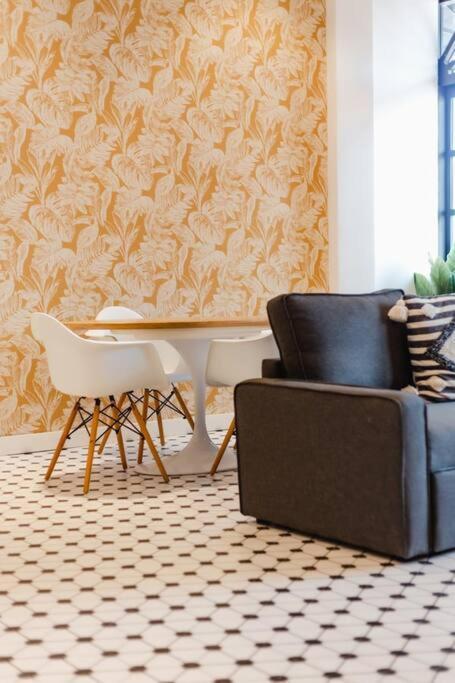 Casa Lefevre 2c - Moderno Apartamento Con Balcon En Plaza Catedral Panama (ville)