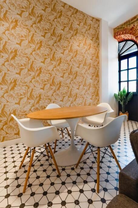 Casa Lefevre 2c - Moderno Apartamento Con Balcon En Plaza Catedral