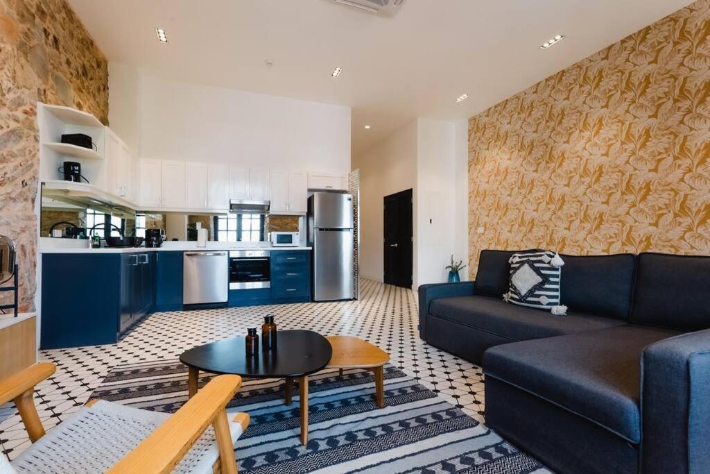 Casa Lefevre 2c - Moderno Apartamento Con Balcon En Plaza Catedral Panama (ville)